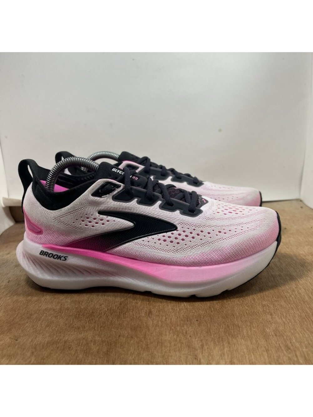 Brooks Glycerin 23 Womens Size 9 White Pink Athletic Running Walking Shoes